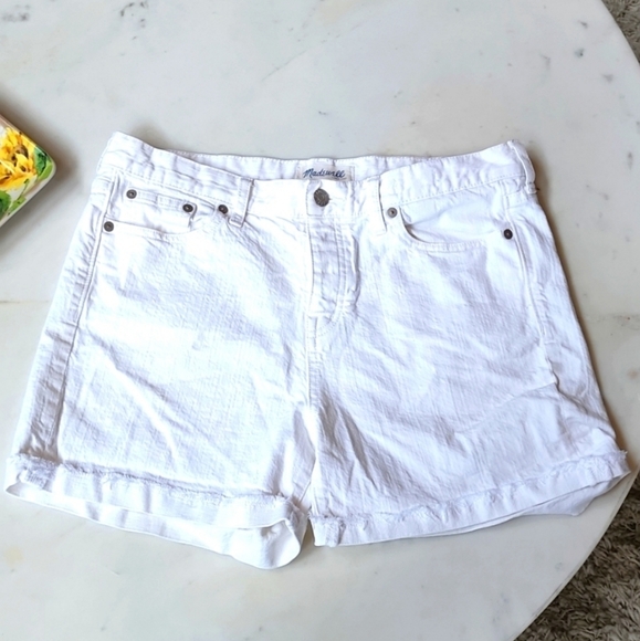 Madewell Pants - Madewell high waist cuffed white shorts Size 28